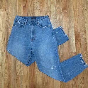 ABERCROMBIE MOM JEANS